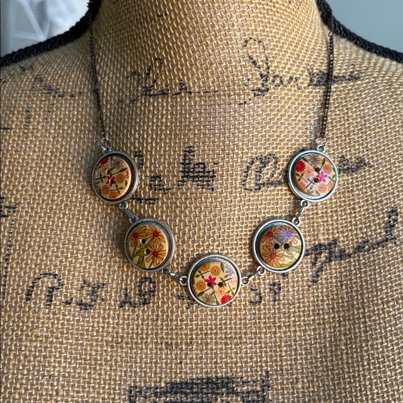 Beginning Boutique Jewelry - Floral Button Necklace
